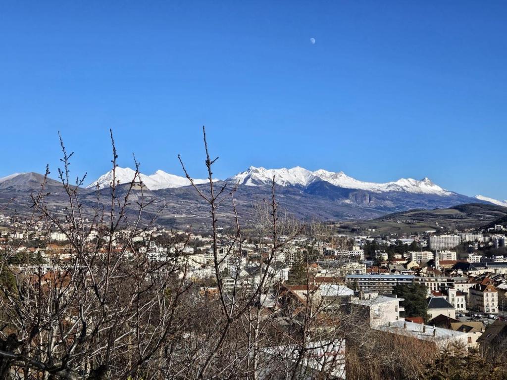 T4 Vue Imprenable Montagnes Et Ville Gap Bagian luar foto